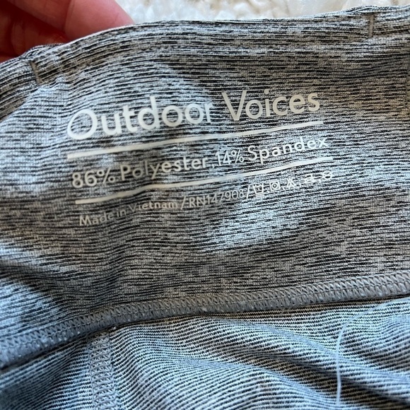 Outdoor voices light gray stretchy melange below the knee cropped legging XS - Picture 7 of 10